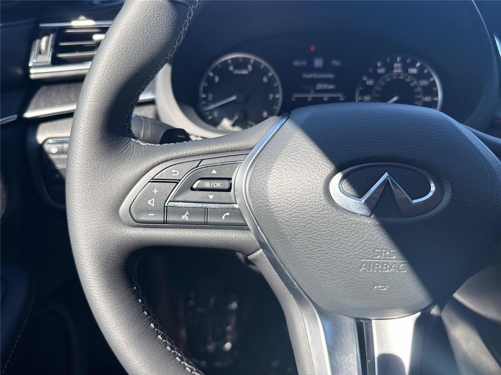 Used 2025 INFINITI QX55 Sensory w/ Lighting Package AWD/4WD image 18