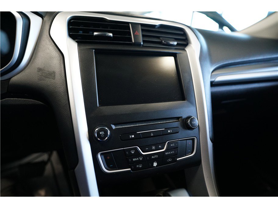 Used 2016 Ford Fusion SE image 21