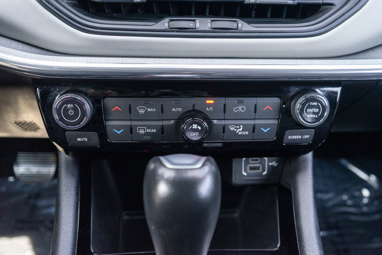 Used 2023 Jeep Compass Limited w/ Sun and Sound Group AWD/4WD image 20