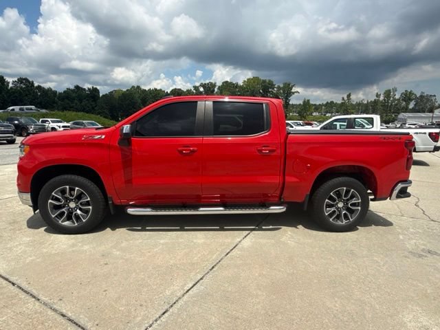 Used 2024 Chevrolet Silverado 1500 LT w/ Z71 Off-Road Package AWD/4WD image 2