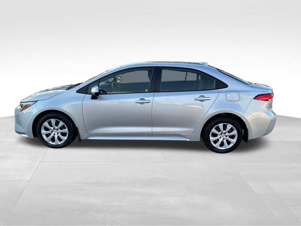 Used 2025 Toyota Corolla LE FWD video 2