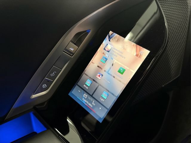 Used 2025 BMW 740i RWD image 17