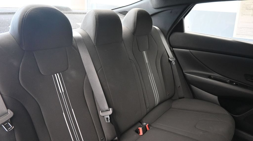 Certified 2025 Hyundai Elantra Sport FWD image 14