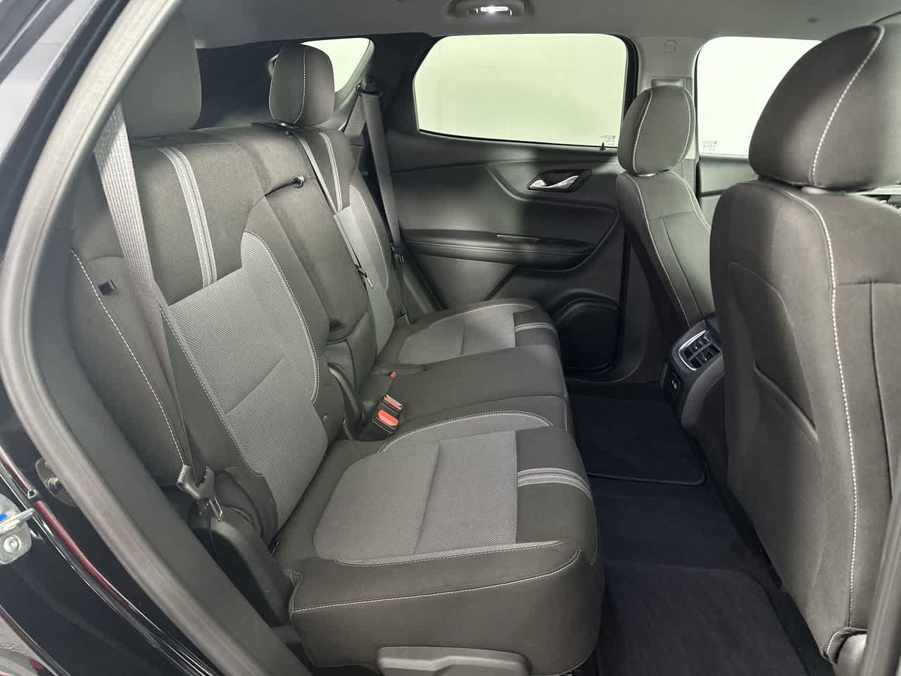 Used 2025 Chevrolet Blazer LT FWD image 10
