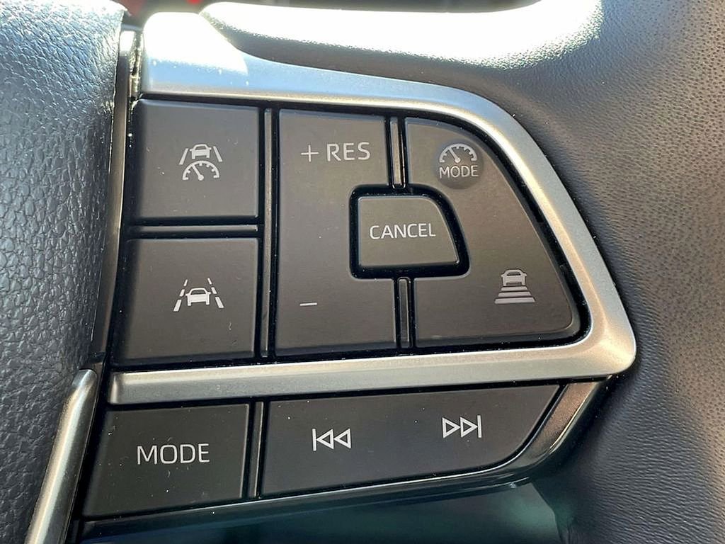 Used 2025 Toyota Grand Highlander FWD image 30