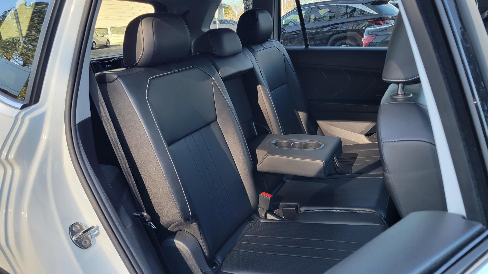 Certified 2024 Volkswagen Tiguan SE image 40