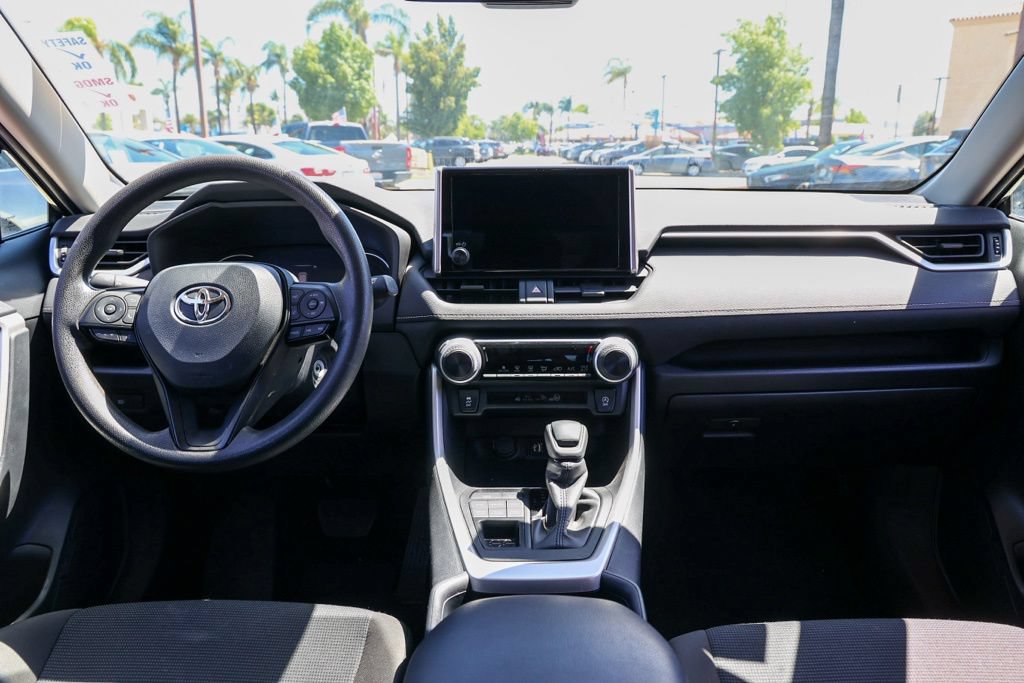 Used 2025 Toyota RAV4 LE AWD/4WD image 22