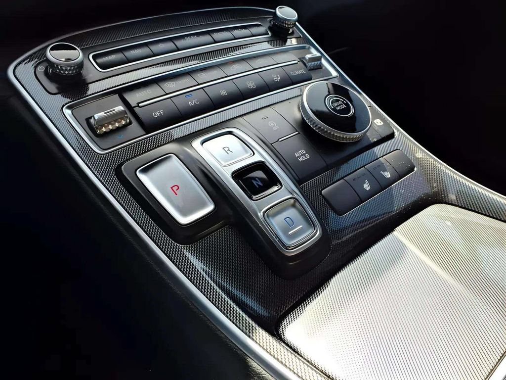 Used 2023 Hyundai Santa Fe SEL FWD image 16