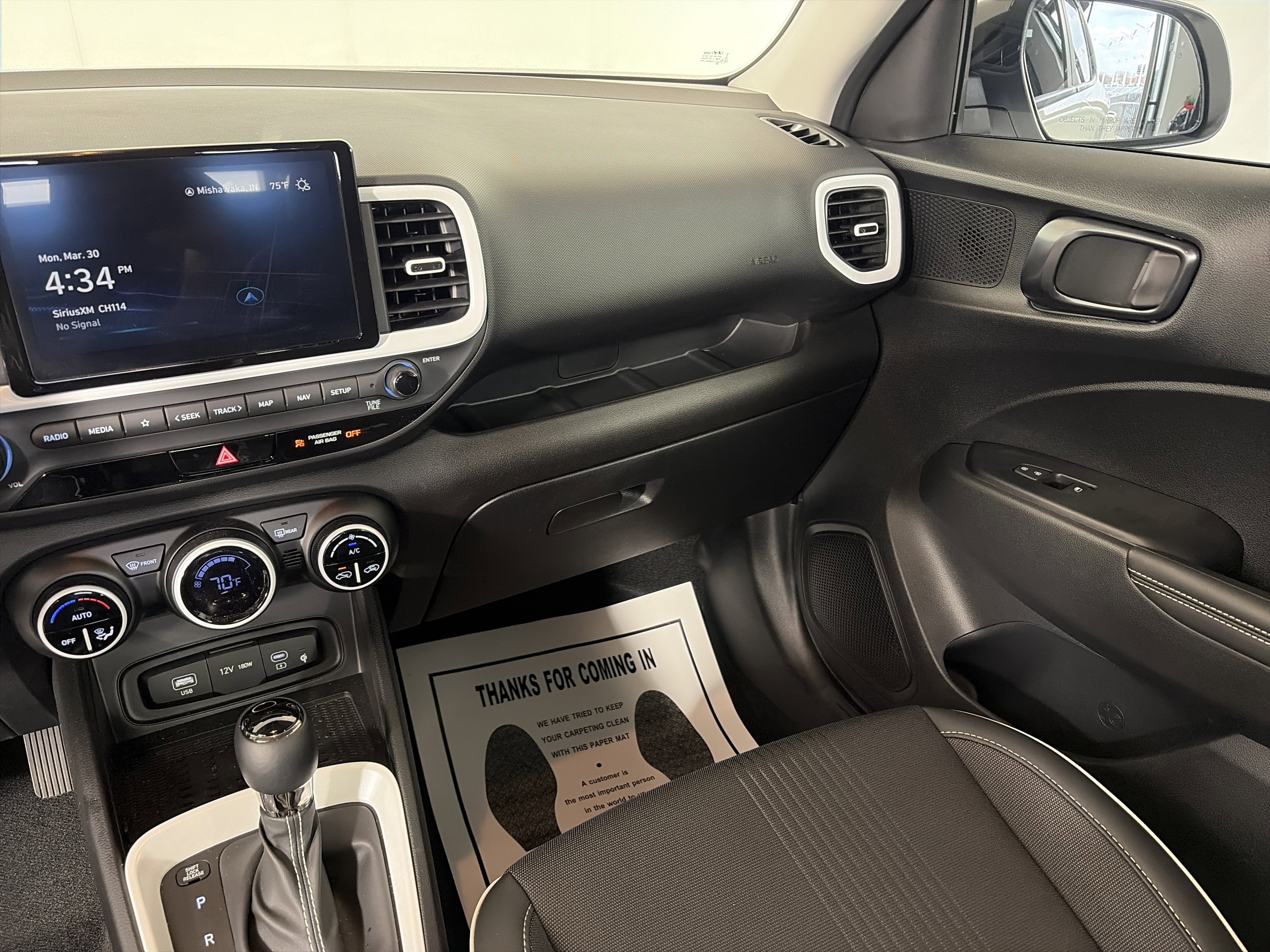 Used 2025 Hyundai Venue Limited image 11