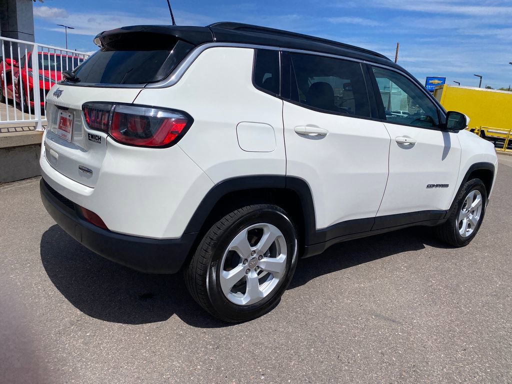 Used 2019 Jeep Compass Latitude w/ Cold Weather Group AWD/4WD image 5