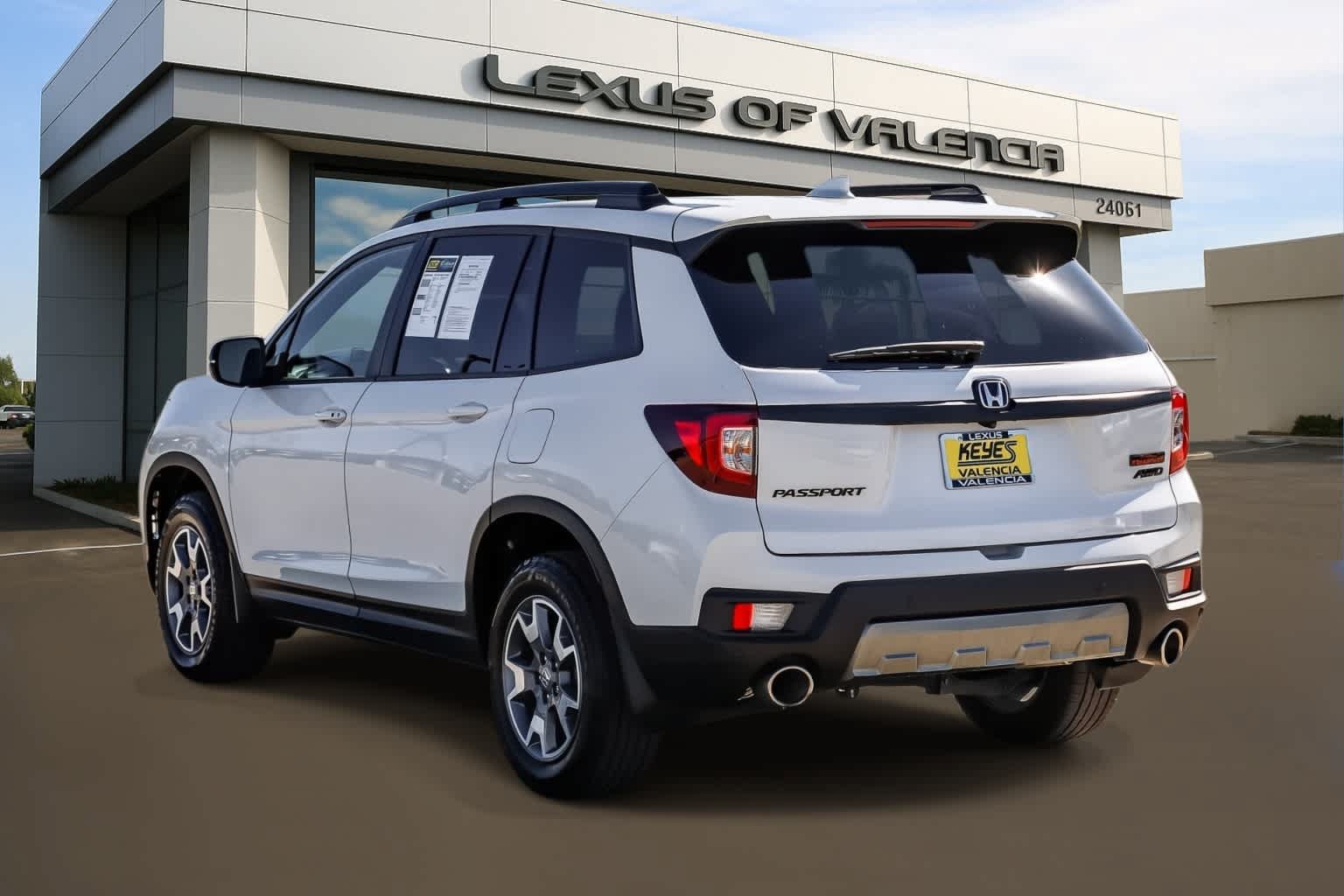 Used 2023 Honda Passport TrailSport image 2