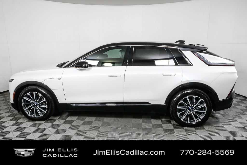 Certified 2024 Cadillac Lyriq Sport image 2