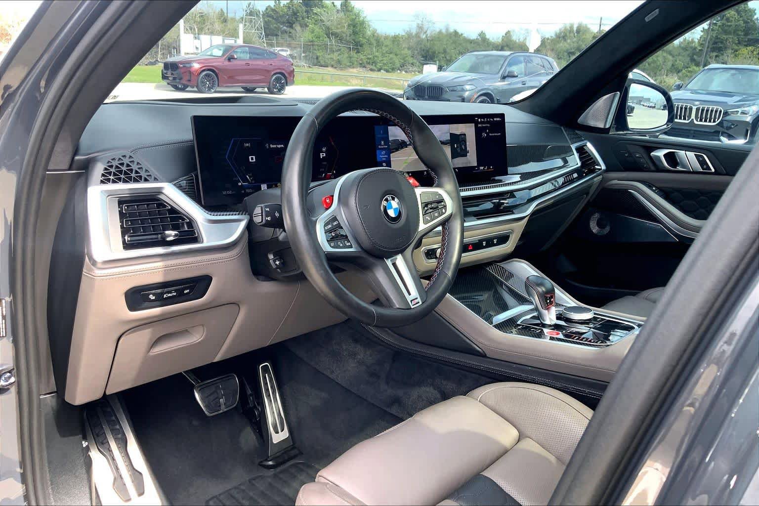 Used 2025 BMW X5 M Competition w/ Executive Package image 17