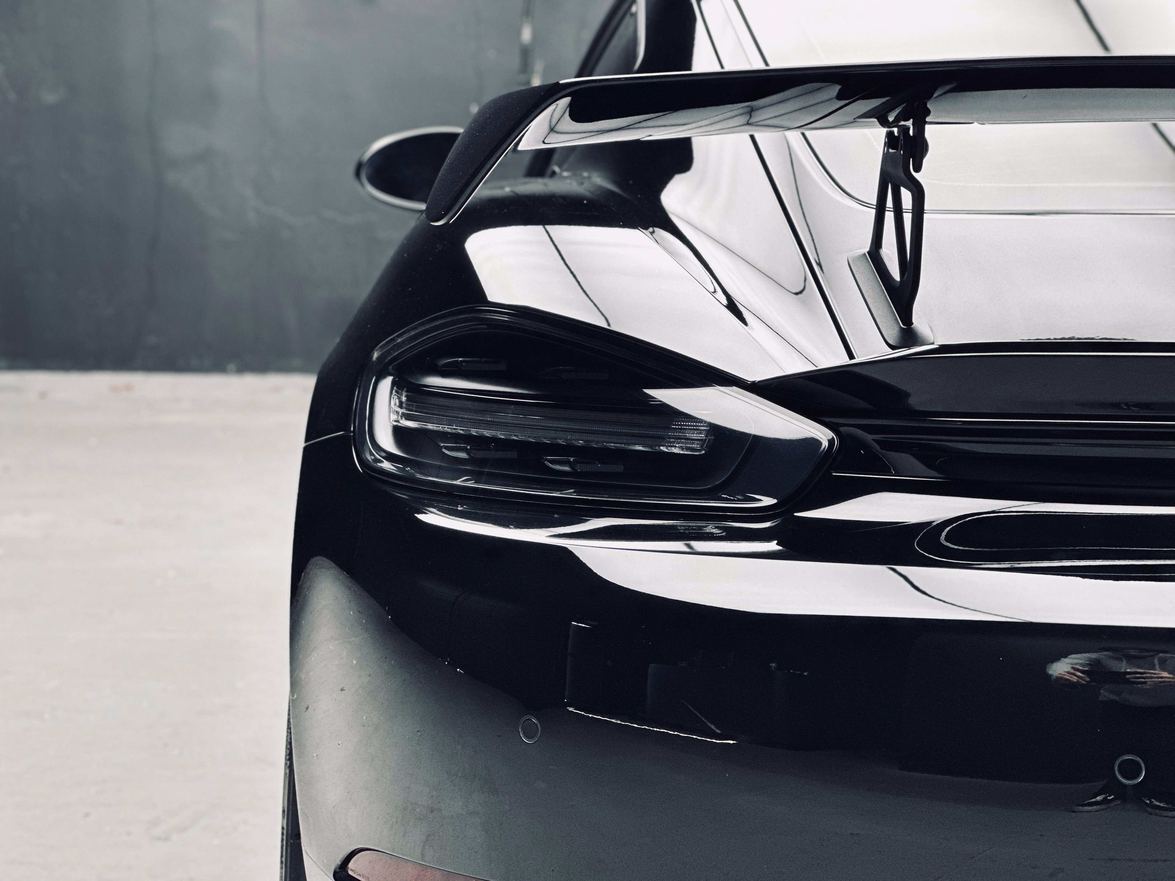 Used 2020 Porsche 718 Cayman GT4 RWD image 16