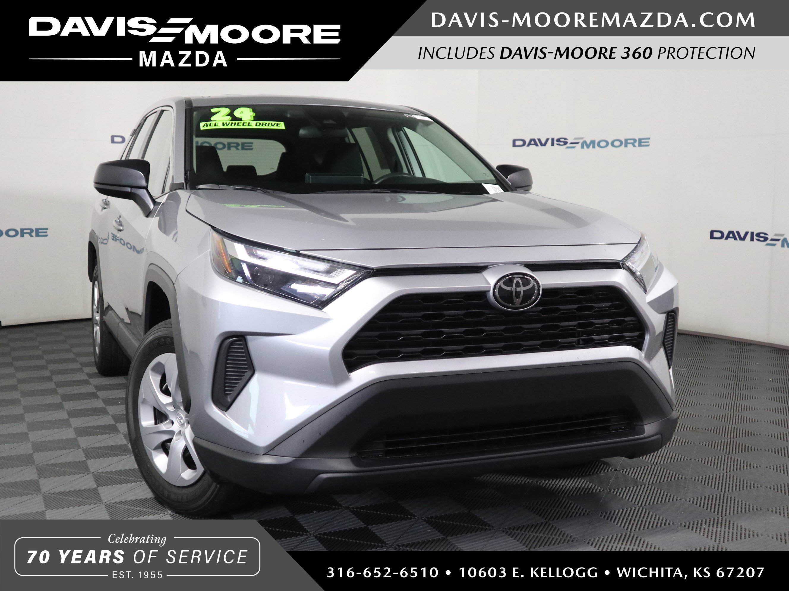 Used 2024 Toyota RAV4 LE AWD/4WD image 1