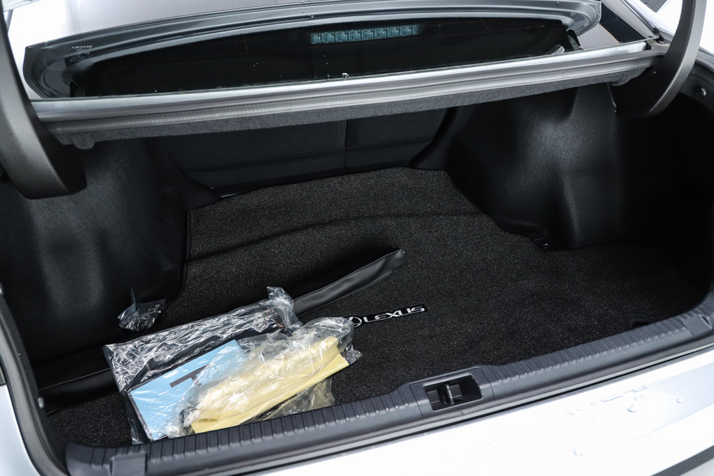 Used 2025 Lexus IS 300 w/ Premium Package RWD image 72