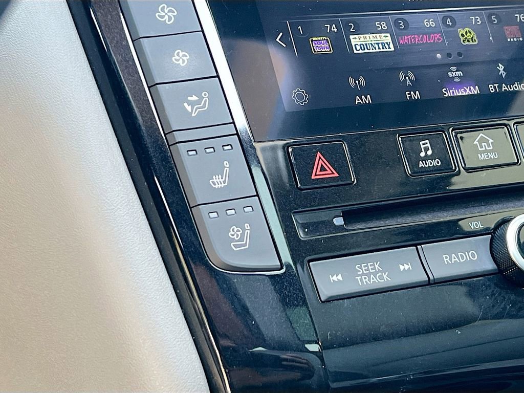 Used 2023 INFINITI QX50 Sensory image 21