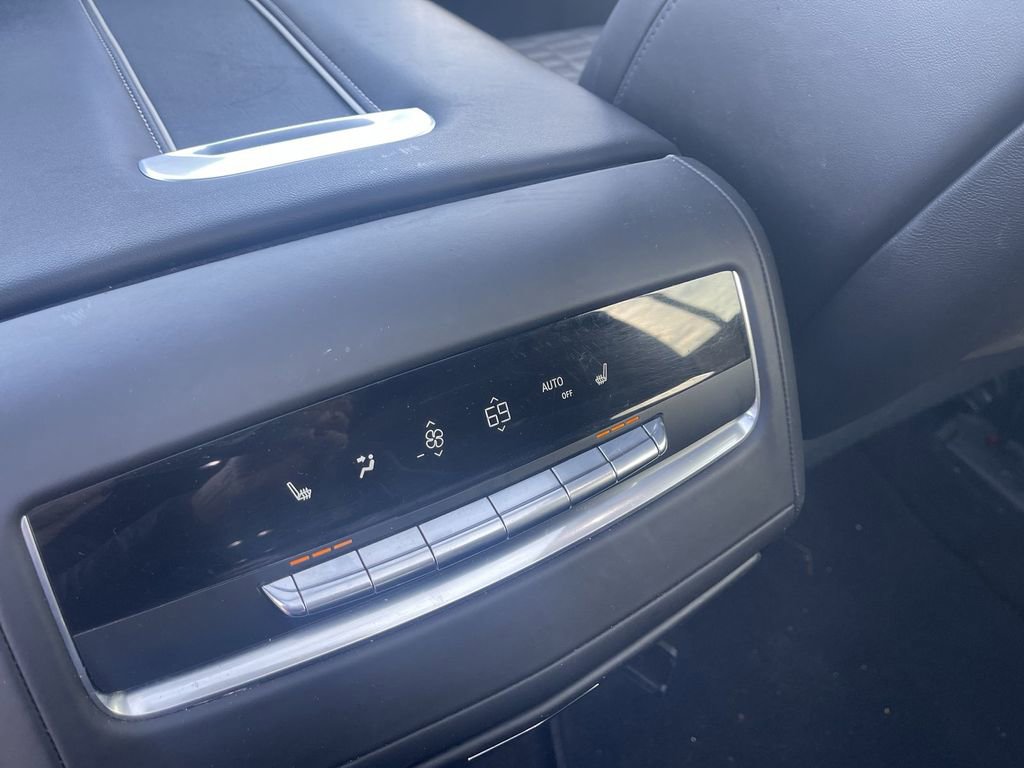 Used 2023 Cadillac Escalade ESV Sport Platinum w/ LPO, ONYX Package image 40