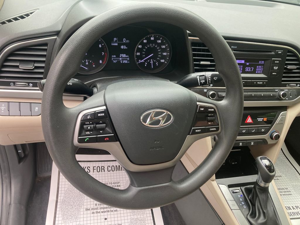 Used 2018 Hyundai Elantra SE image 18