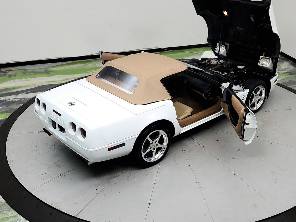 Used 1992 Chevrolet Corvette Convertible RWD image 34