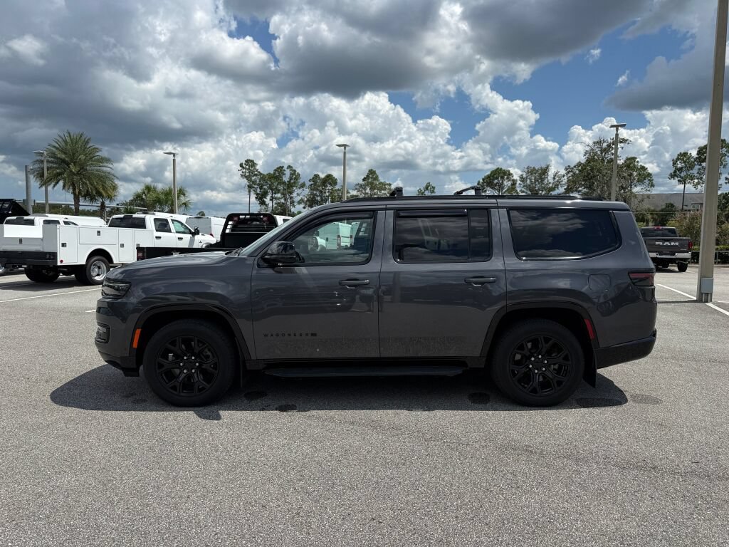 Used 2023 Jeep Wagoneer Series II RWD image 6
