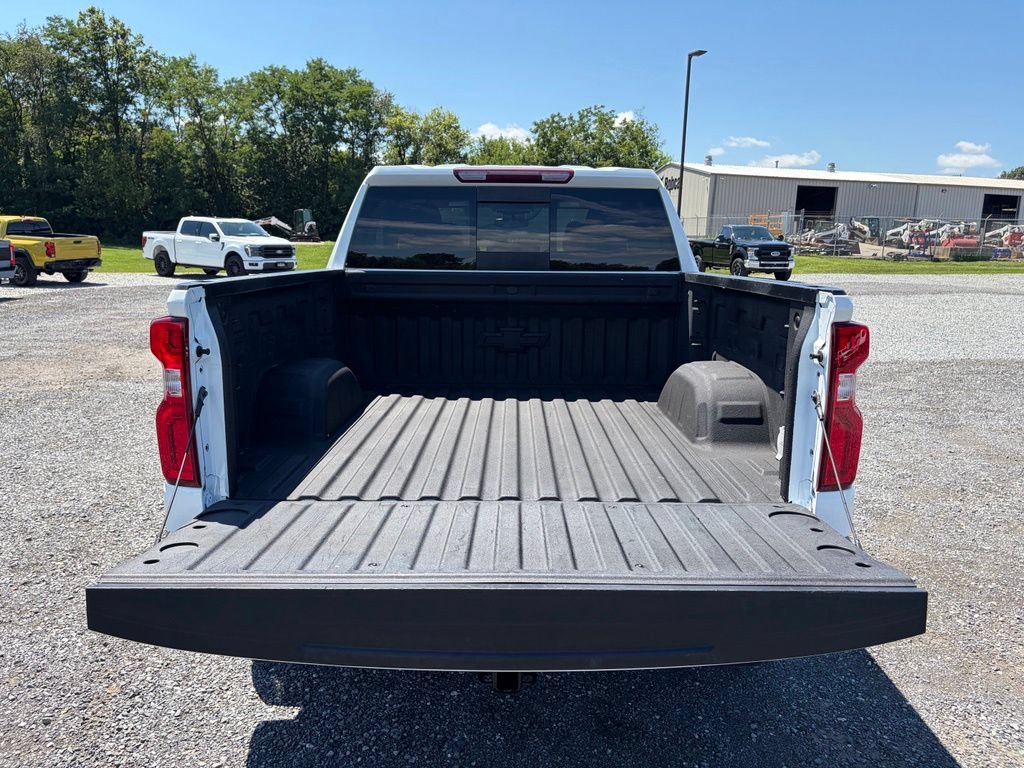 Used 2024 Chevrolet Silverado 1500 RST w/ Redline Edition AWD/4WD image 19