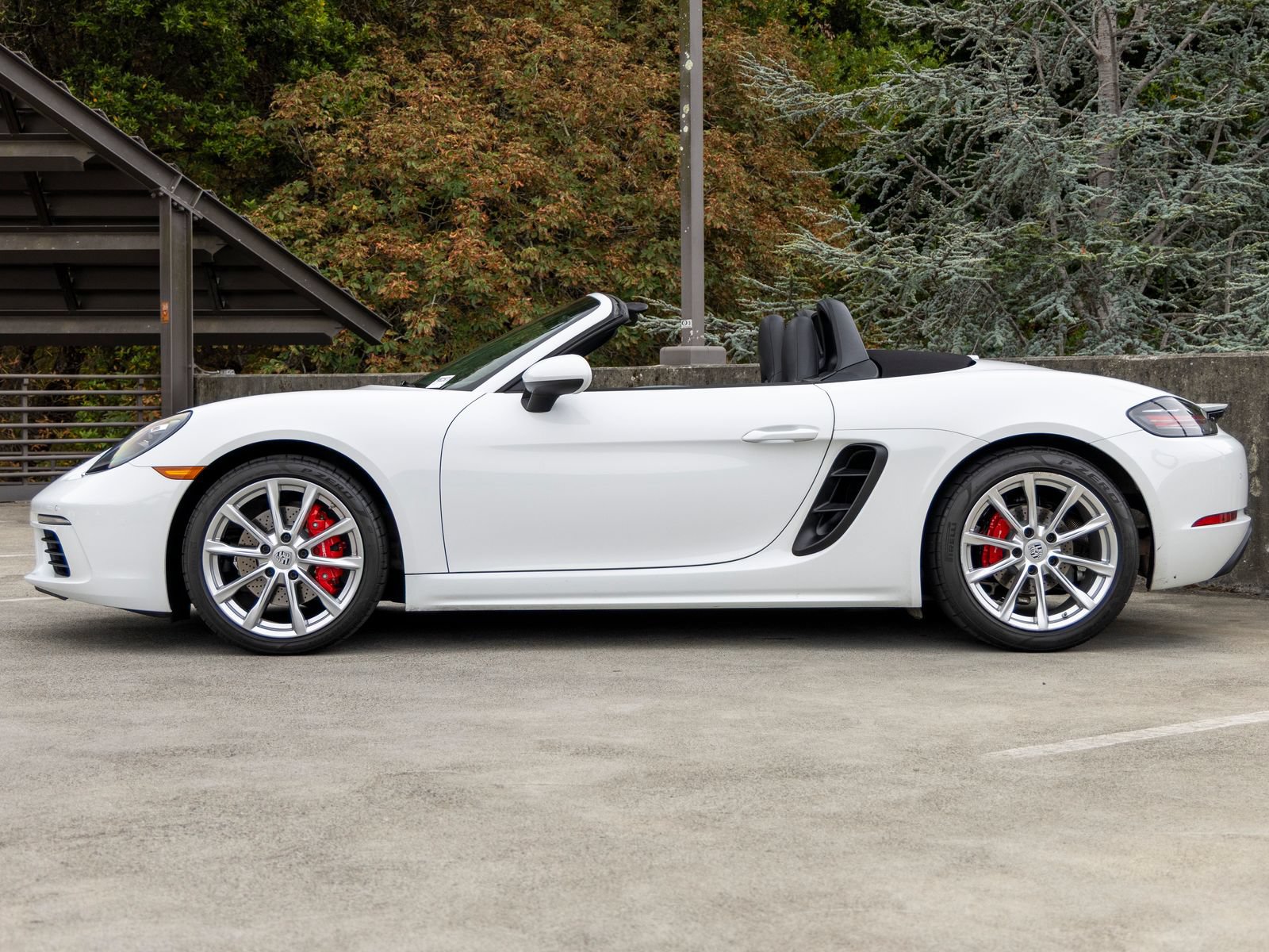 Used 2021 Porsche 718 Boxster S RWD image 2