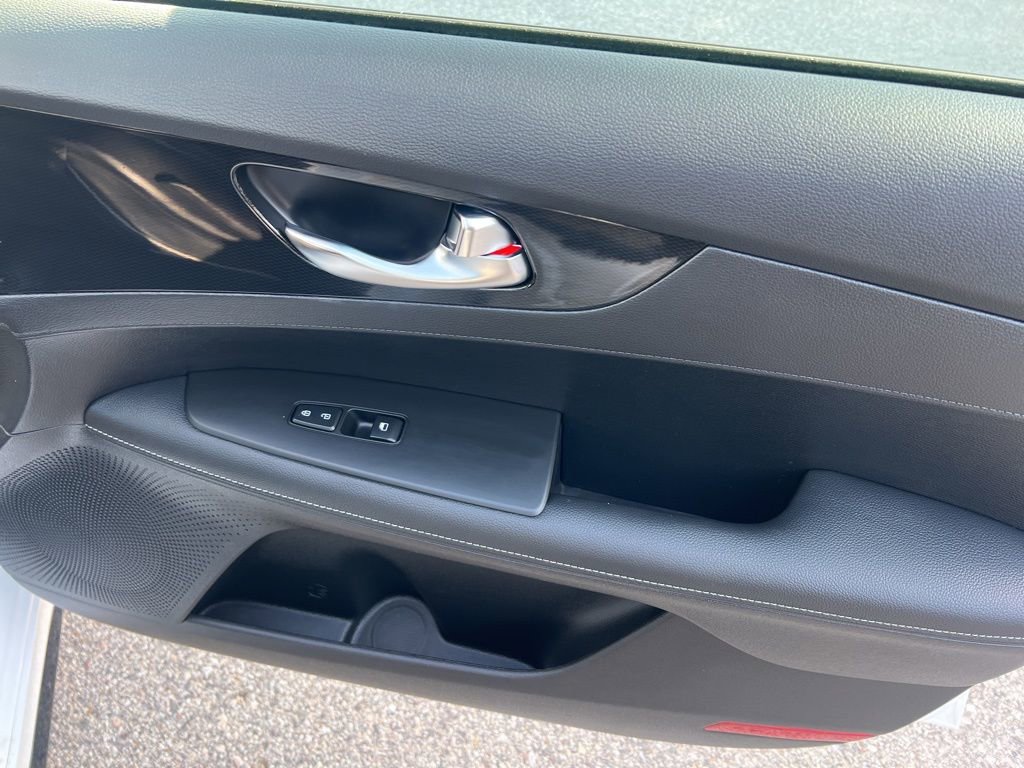 Certified 2023 Kia Forte GT-Line FWD image 21