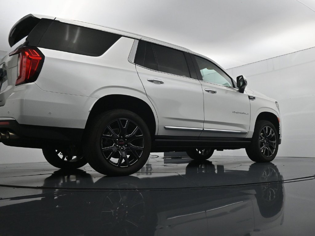 Used 2024 GMC Yukon Denali w/ Advanced Technology Package AWD/4WD image 40