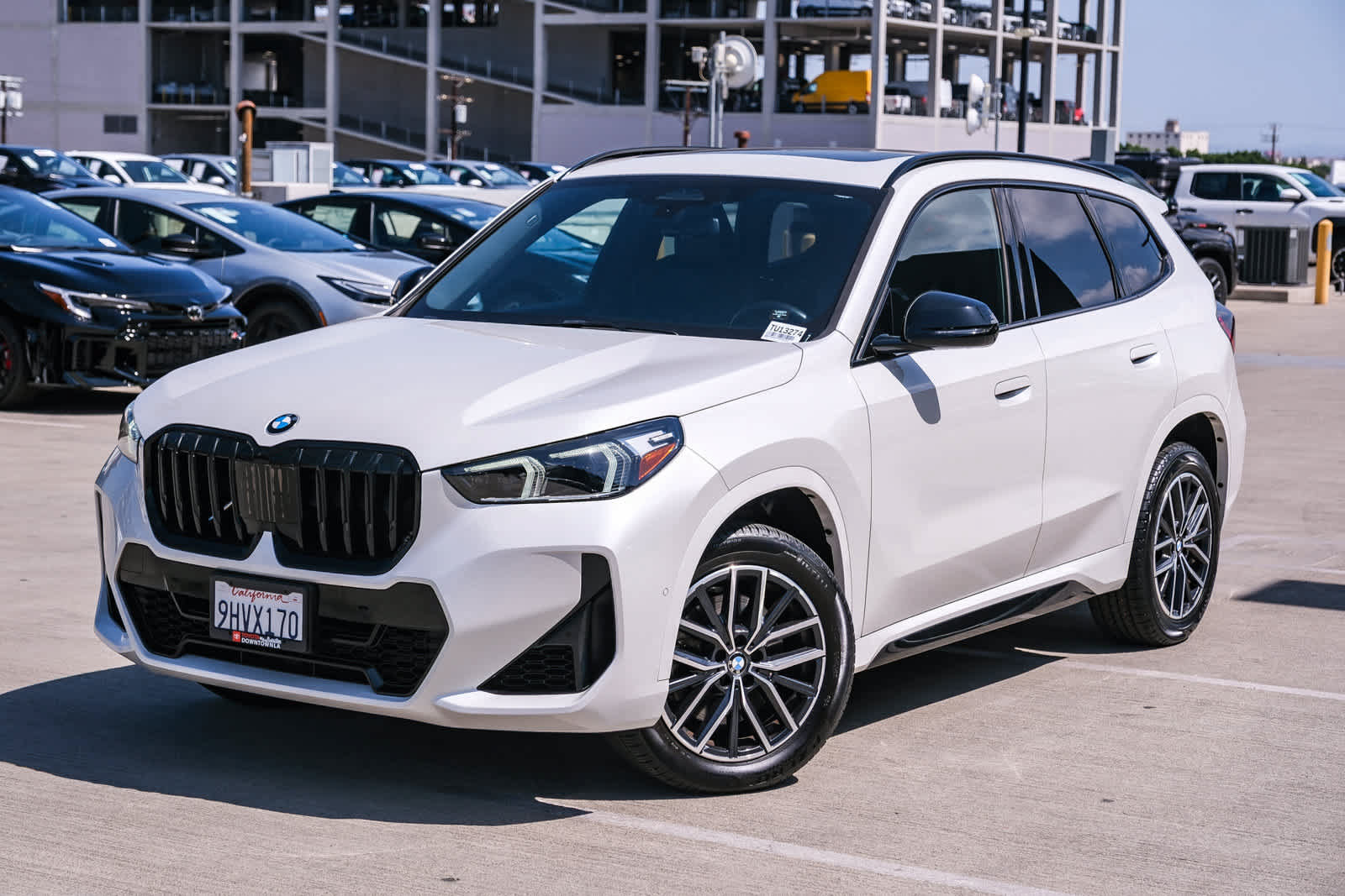 Used 2023 BMW X1 xDrive28i w/ M Sport Package AWD/4WD image 1