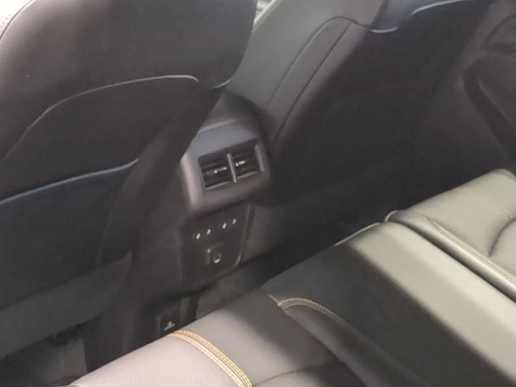 Used 2024 Chevrolet Equinox Premier AWD/4WD image 22