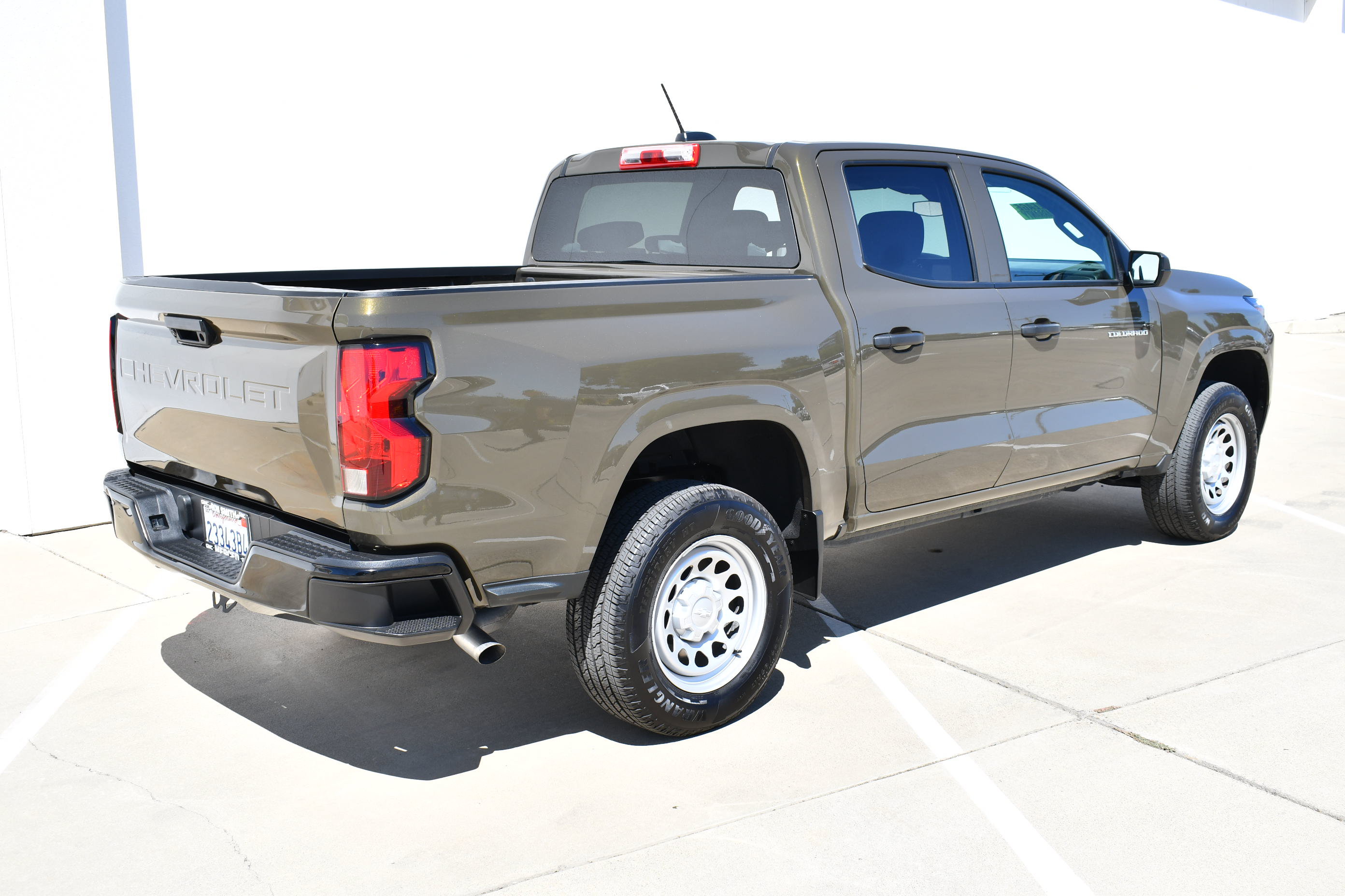 Used 2024 Chevrolet Colorado W/T RWD image 6