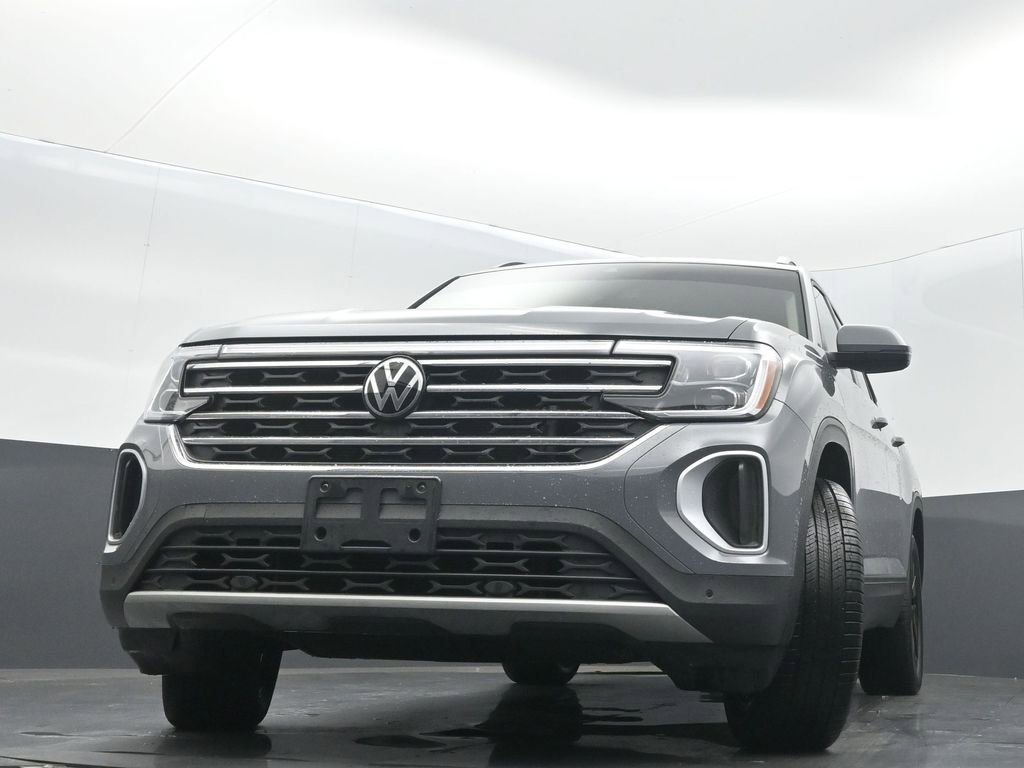Used 2025 Volkswagen Atlas SE FWD image 32