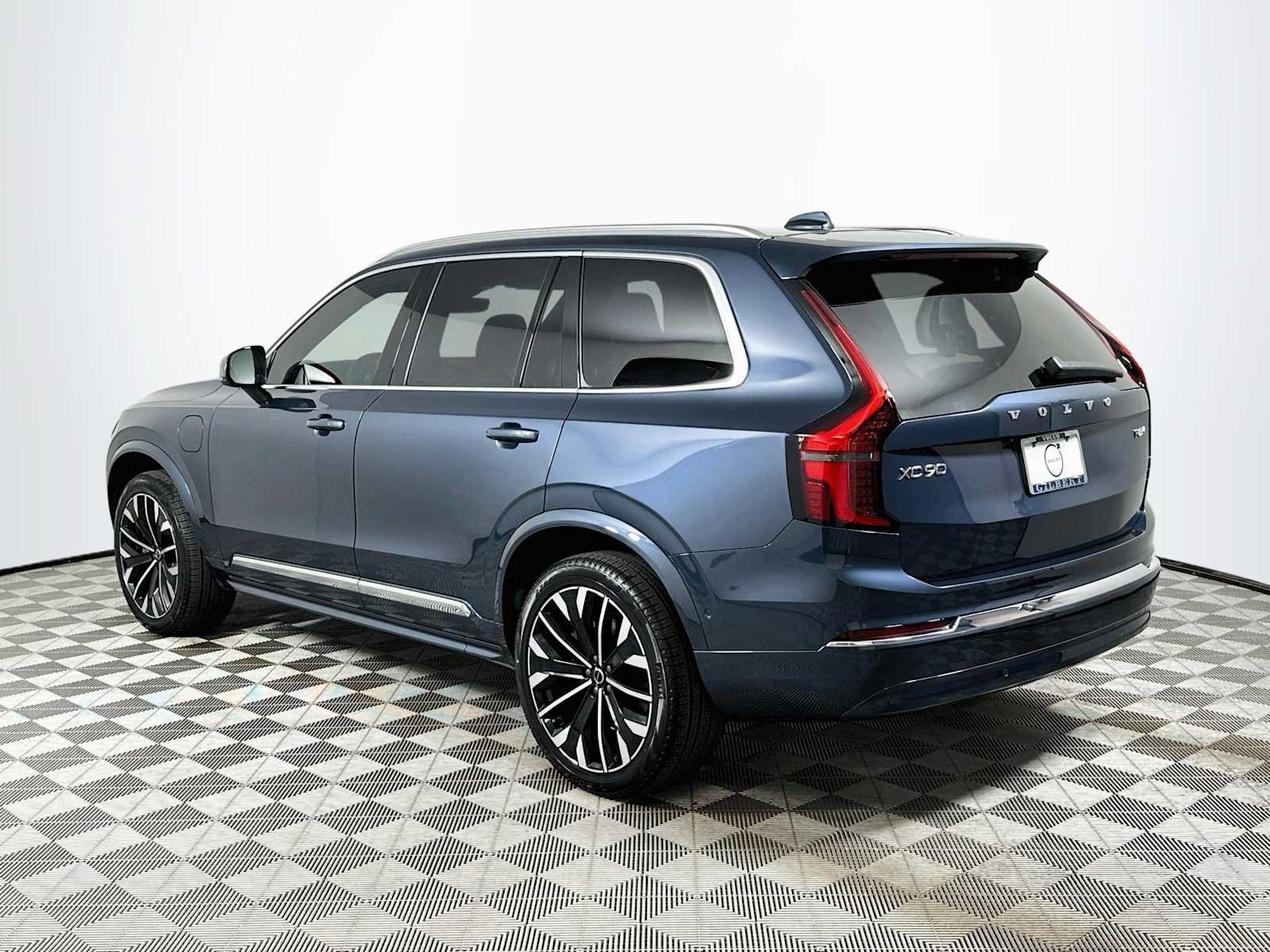 New 2026 Volvo XC90 T8 Plus w/ Protection Package AWD/4WD image 5