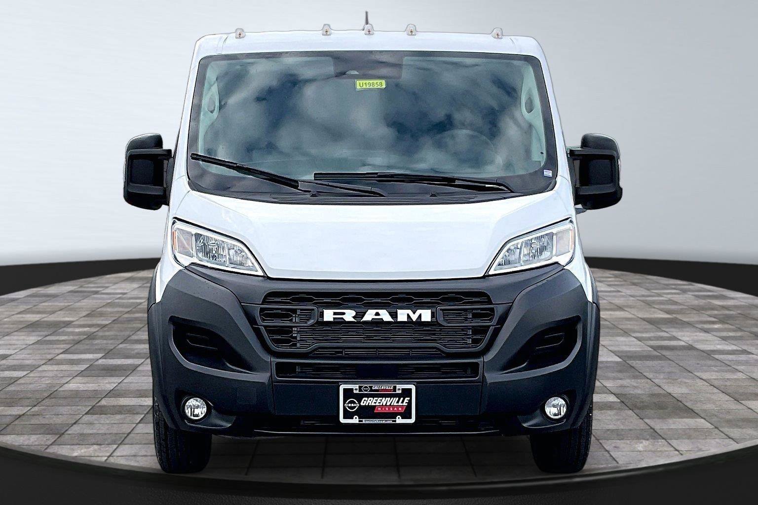 Used 2025 RAM ProMaster 2500 w/ Convenience Group FWD image 2