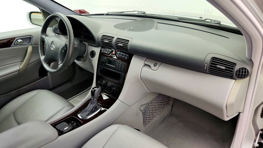 Used 2003 Mercedes-Benz C 240 Sedan image 22