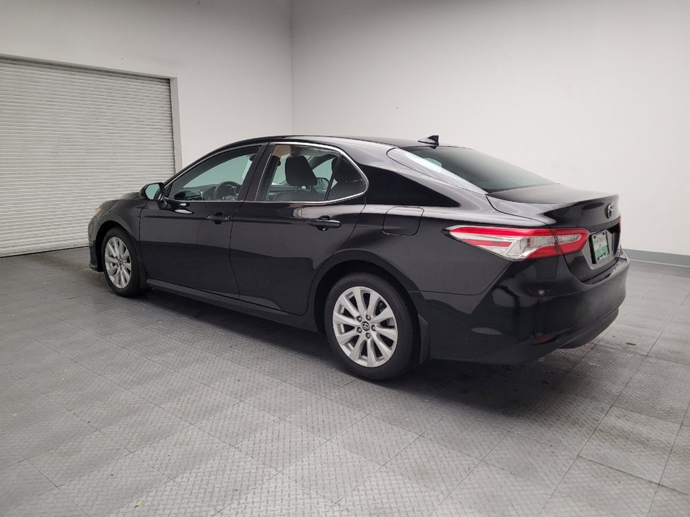 Used 2020 Toyota Camry LE image 3