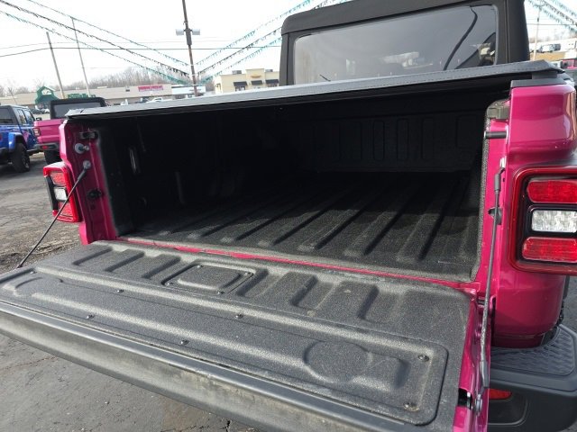 Used 2024 Jeep Gladiator Willys image 7