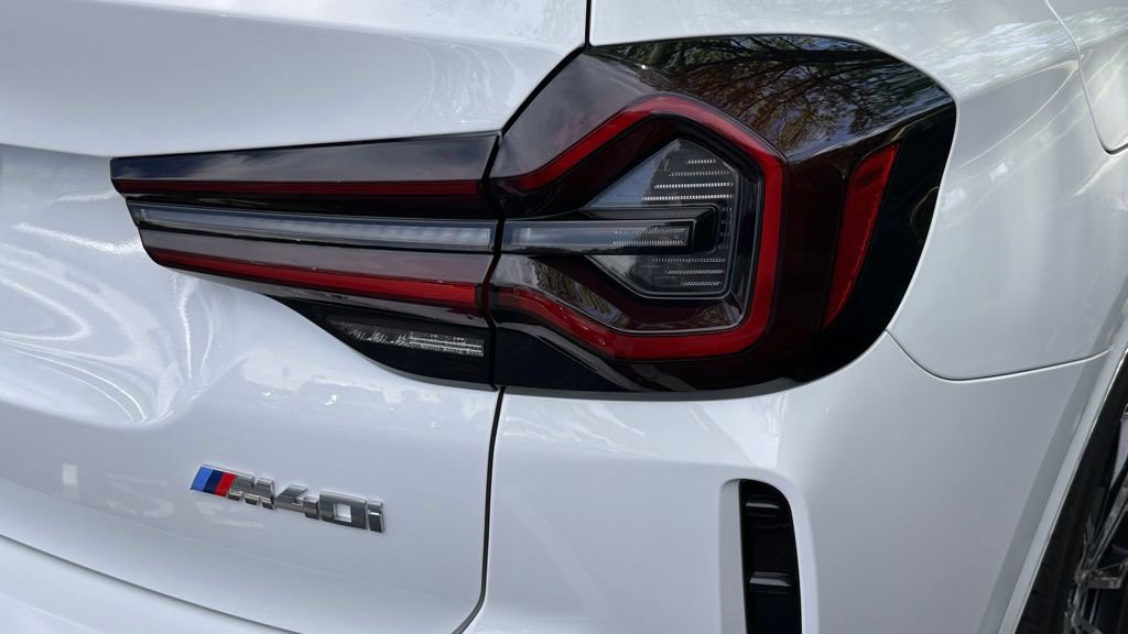 Used 2023 BMW X3 M40i image 8