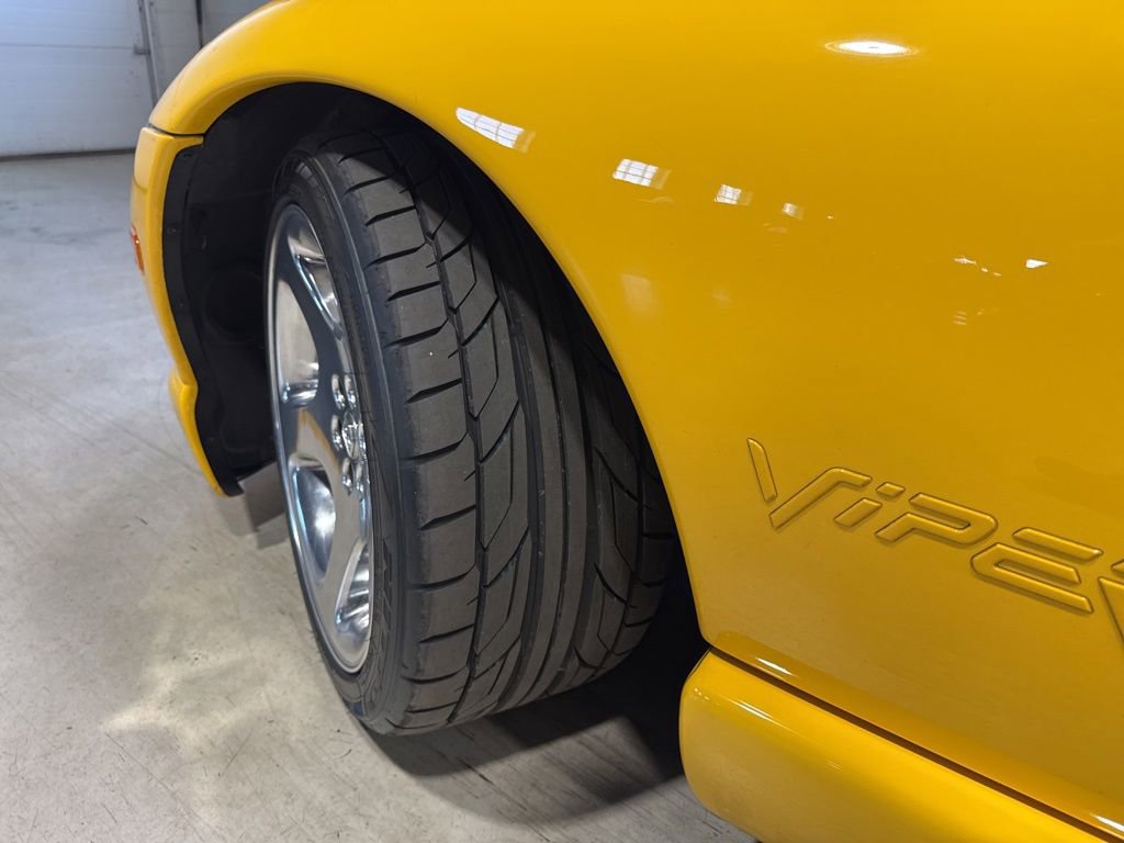 Used 2001 Dodge Viper RT/10 RWD image 3