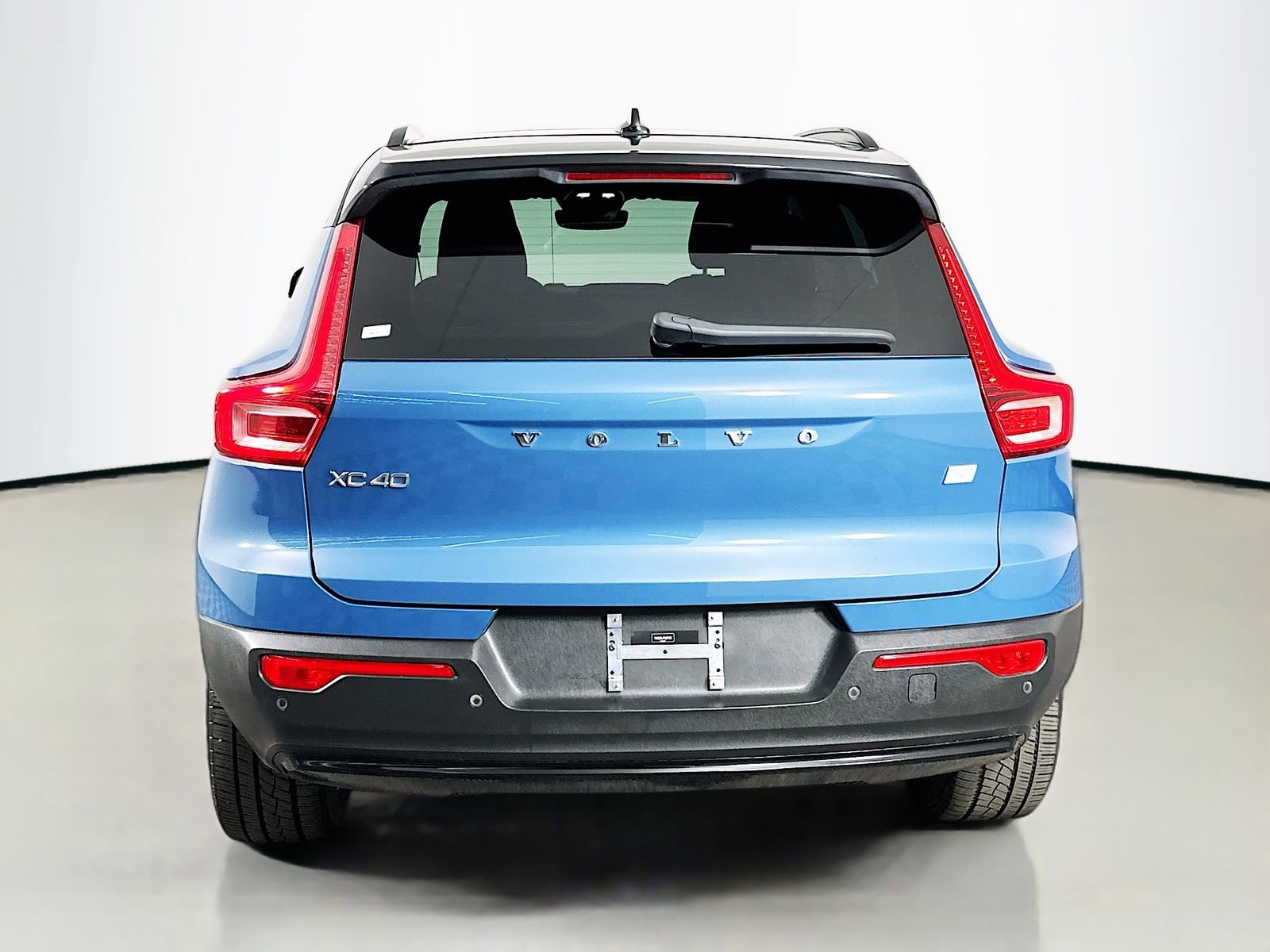Used 2023 Volvo XC40 Recharge Plus AWD/4WD image 6