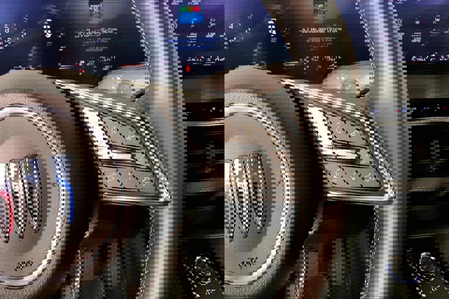 Used 2025 Buick Enclave Preferred AWD/4WD image 19