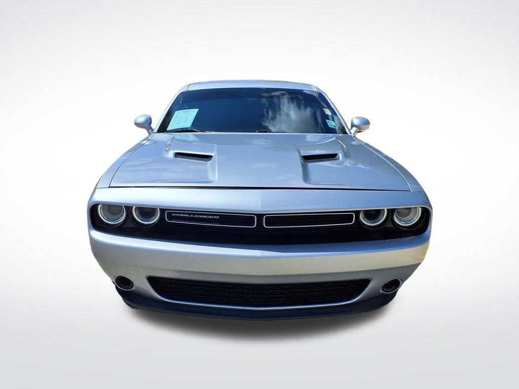 Used 2021 Dodge Challenger SXT RWD image 2