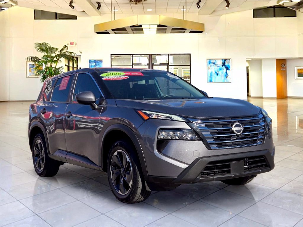 Certified 2025 Nissan Rogue SV FWD image 3