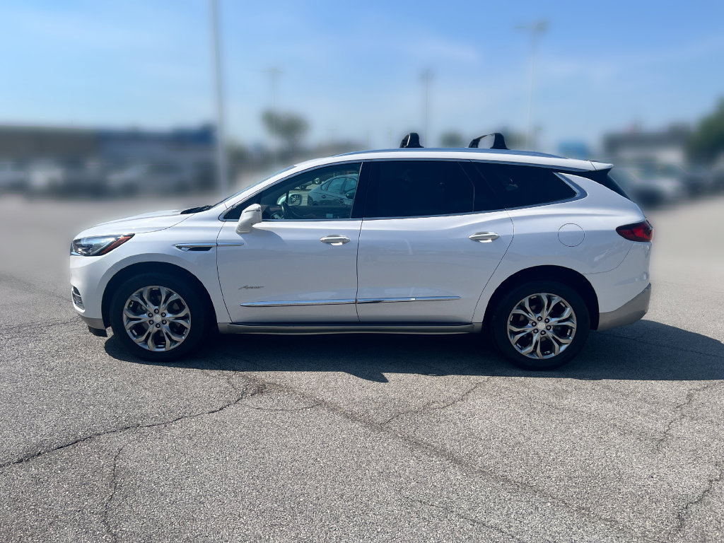 Used 2018 Buick Enclave Avenir w/ Avenir Technology Package AWD/4WD image 2