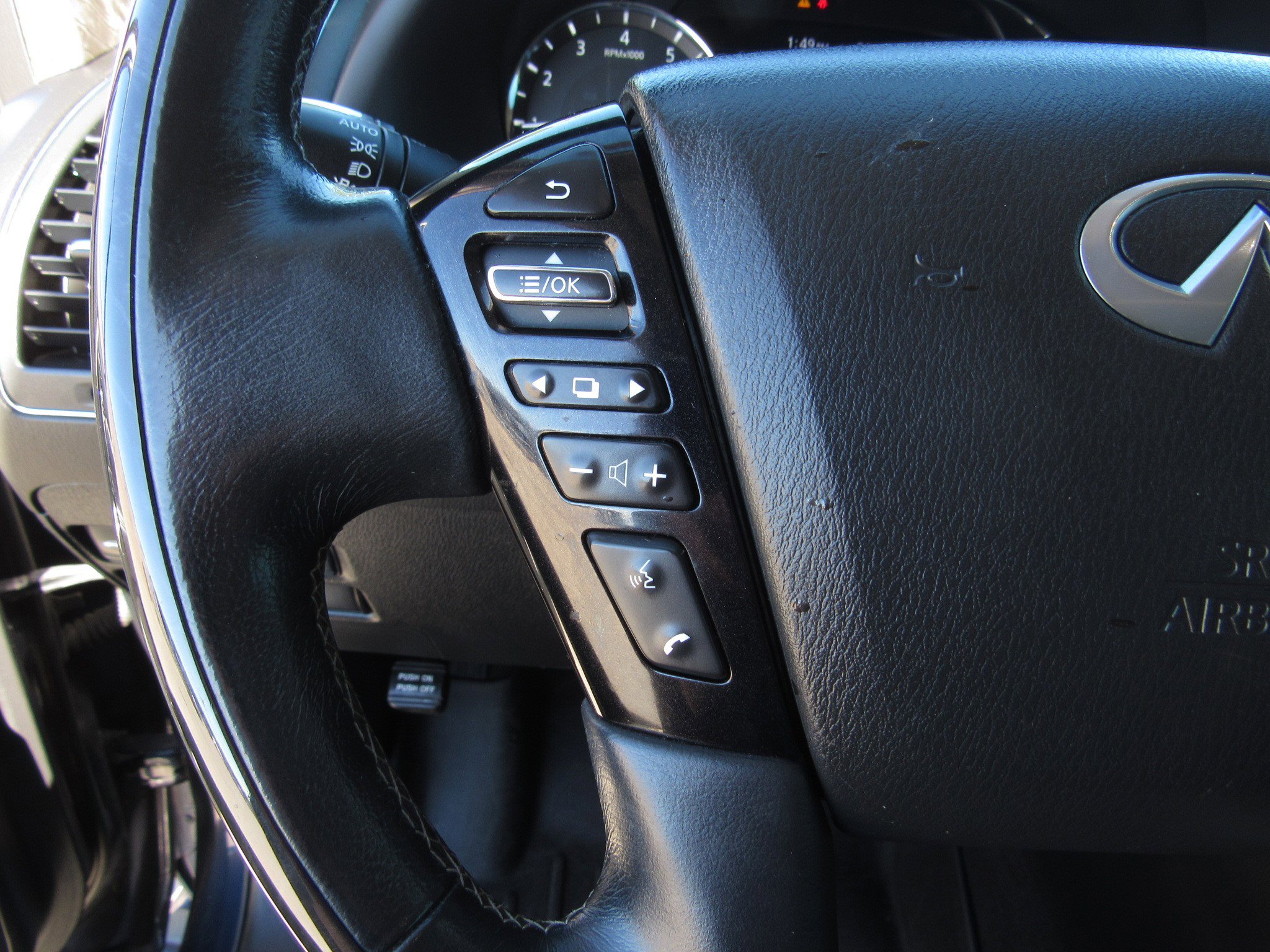 Used 2021 INFINITI QX80 Luxe image 27