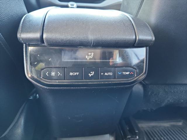Certified 2020 Toyota Highlander XLE AWD/4WD image 32