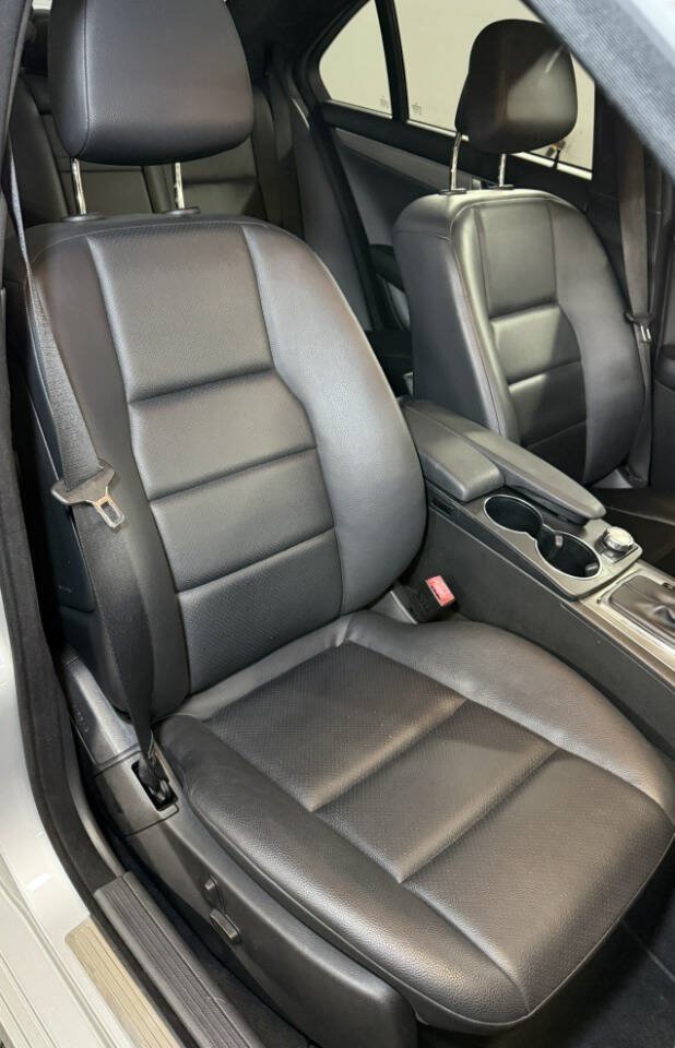 Used 2013 Mercedes-Benz C 250 Sedan image 9