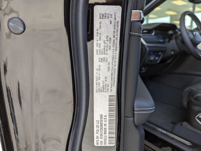 Used 2022 Jeep Grand Cherokee Overland w/ Luxury Tech Group IV image 28