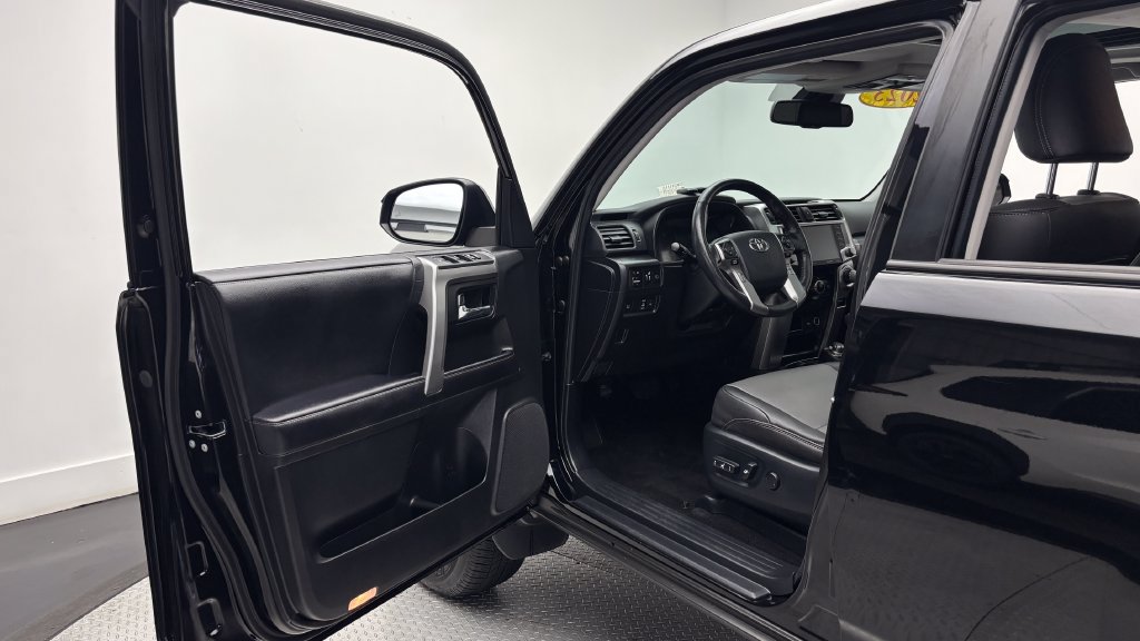 Used 2023 Toyota 4Runner SR5 Premium w/ Moonroof Package AWD/4WD image 15